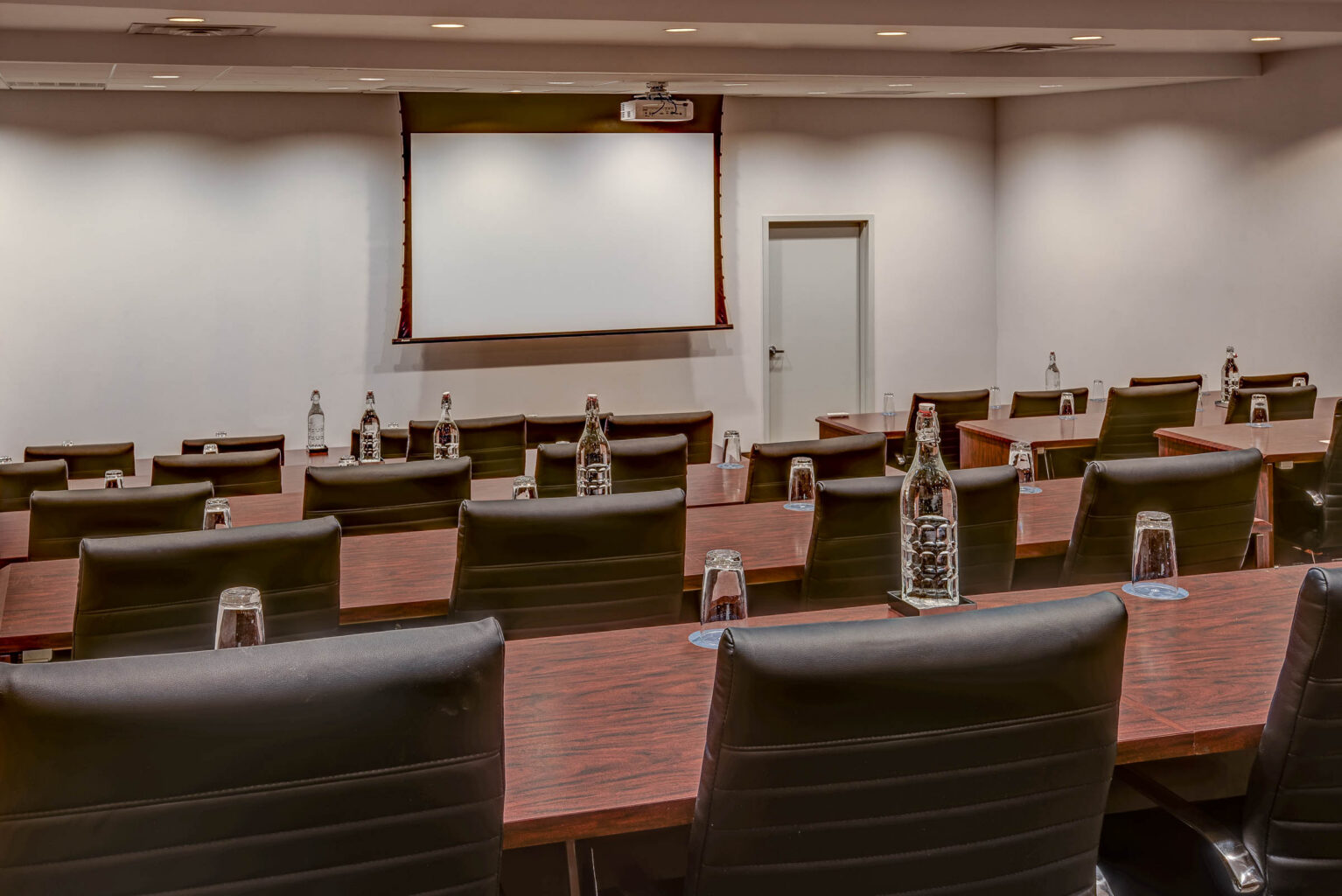meeting room at the sheraton eatontown